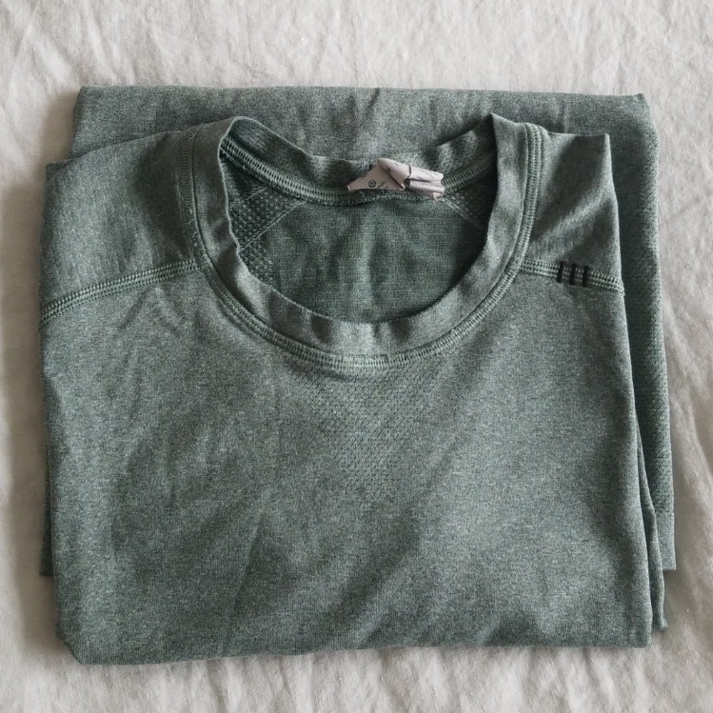 Preowned Lululemon Metal Vent T shirt M Olive